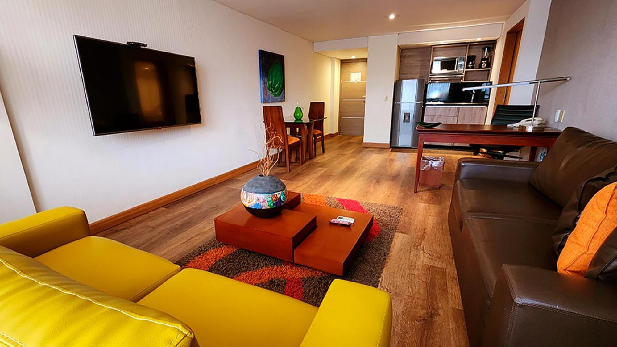 Bogota Plaza Hotel Eksteriør bilde A living room in a serviced apartment in Lima, Peru
