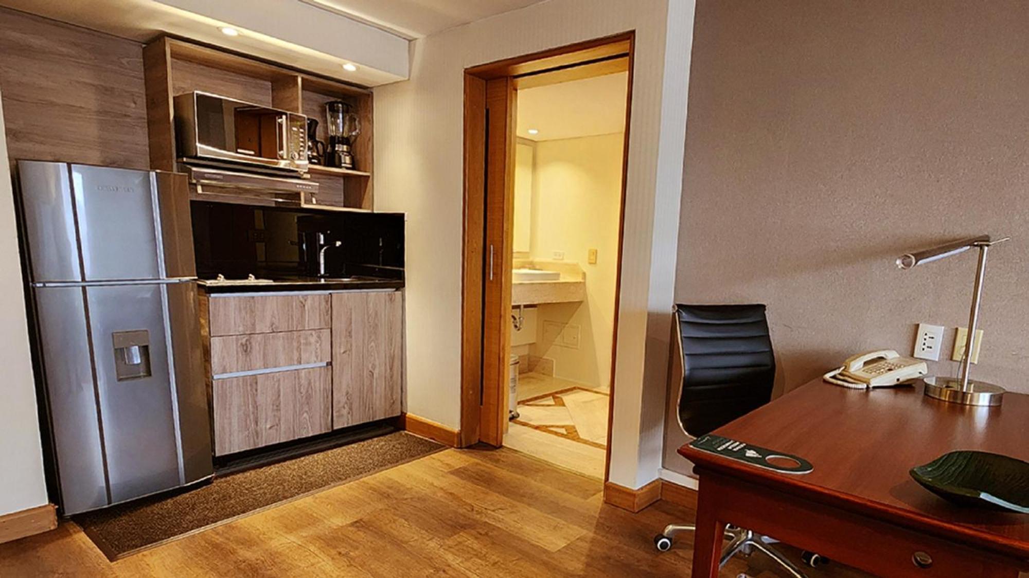 Bogota Plaza Hotel Eksteriør bilde A typical studio apartment