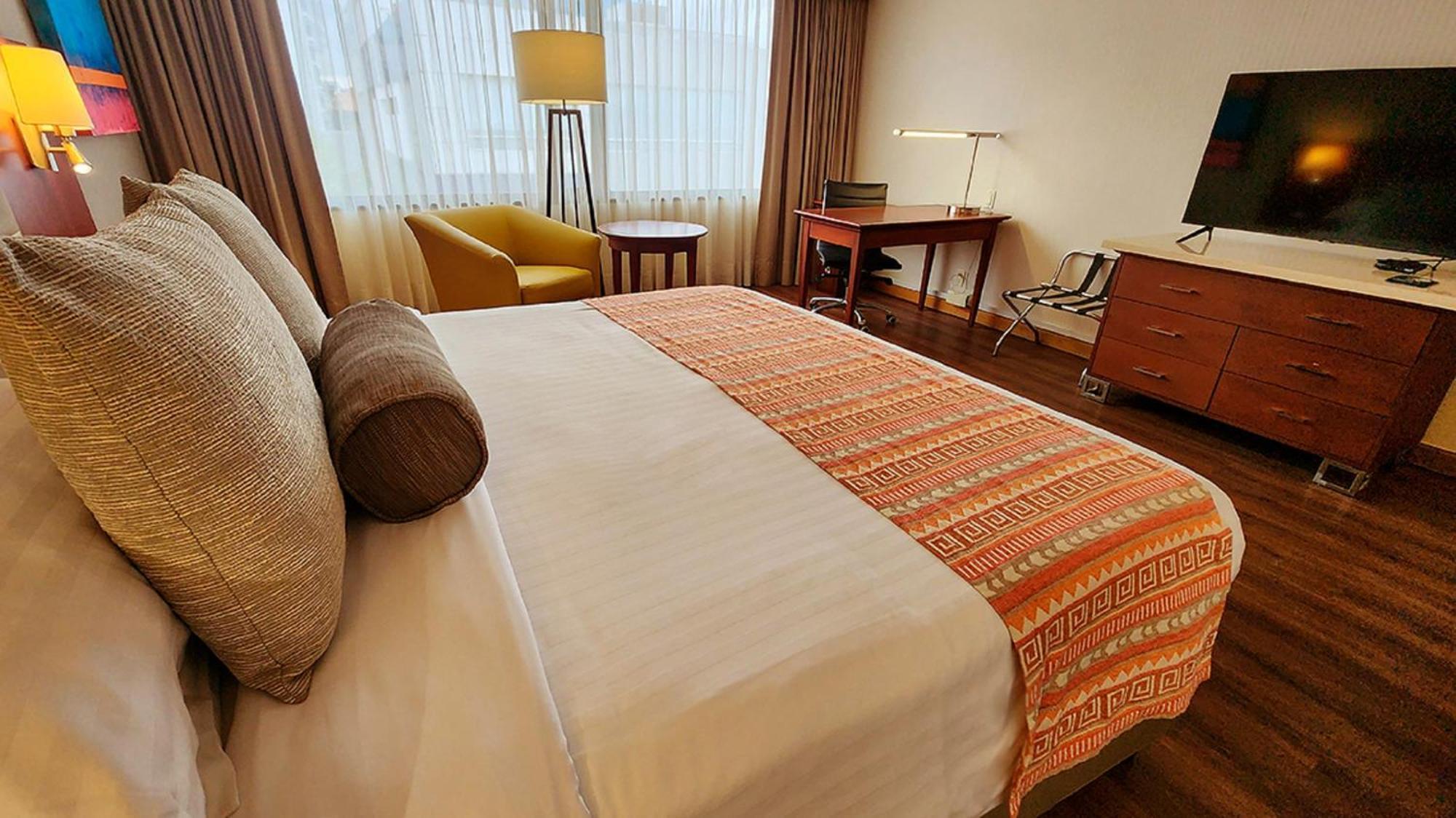 Bogota Plaza Hotel Eksteriør bilde A bed runner