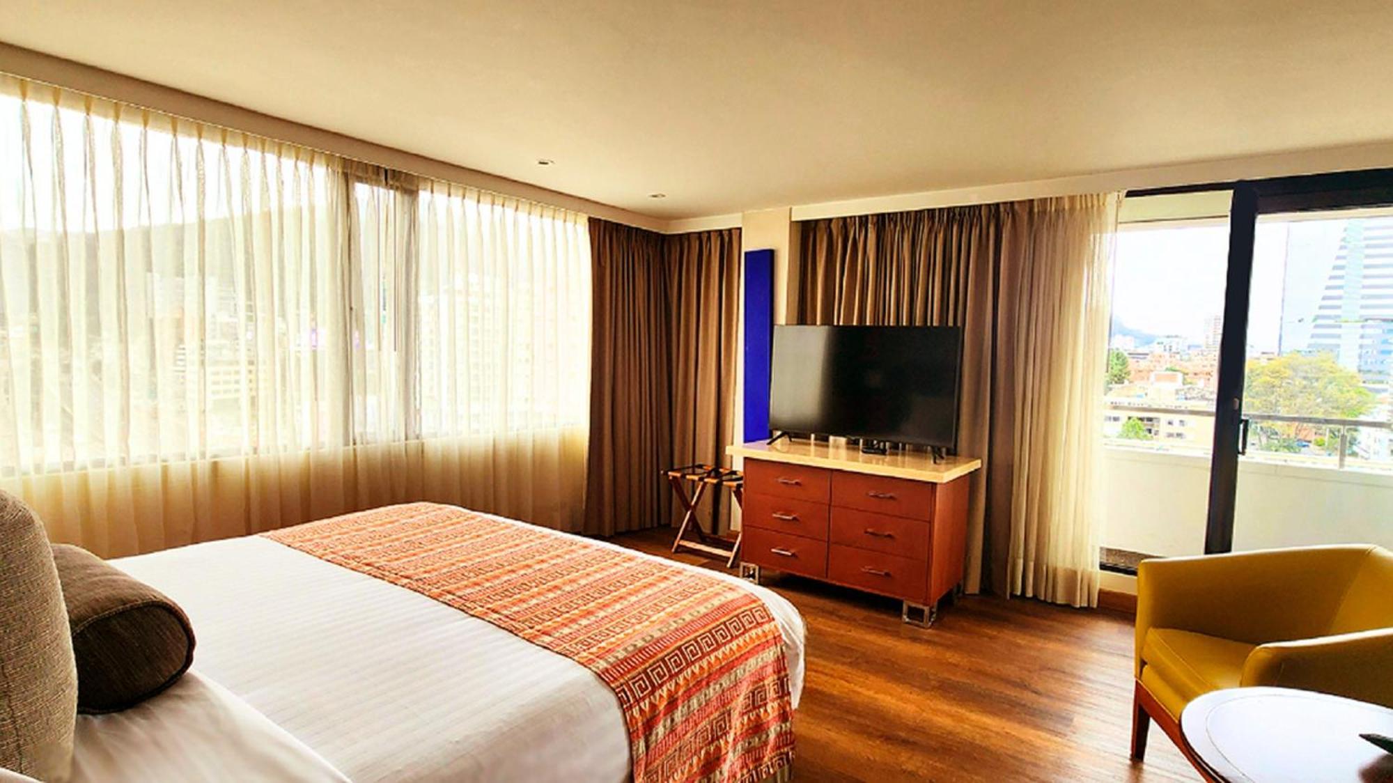 Bogota Plaza Hotel Eksteriør bilde A bedroom at the hotel