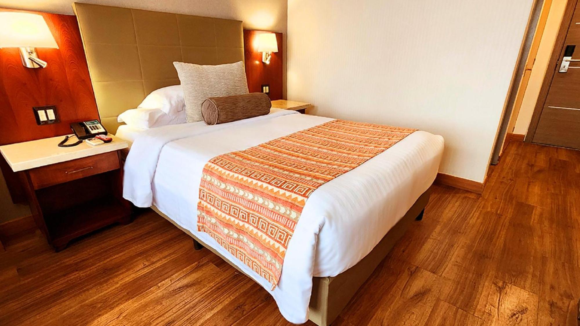 Bogota Plaza Hotel Eksteriør bilde A bed runner